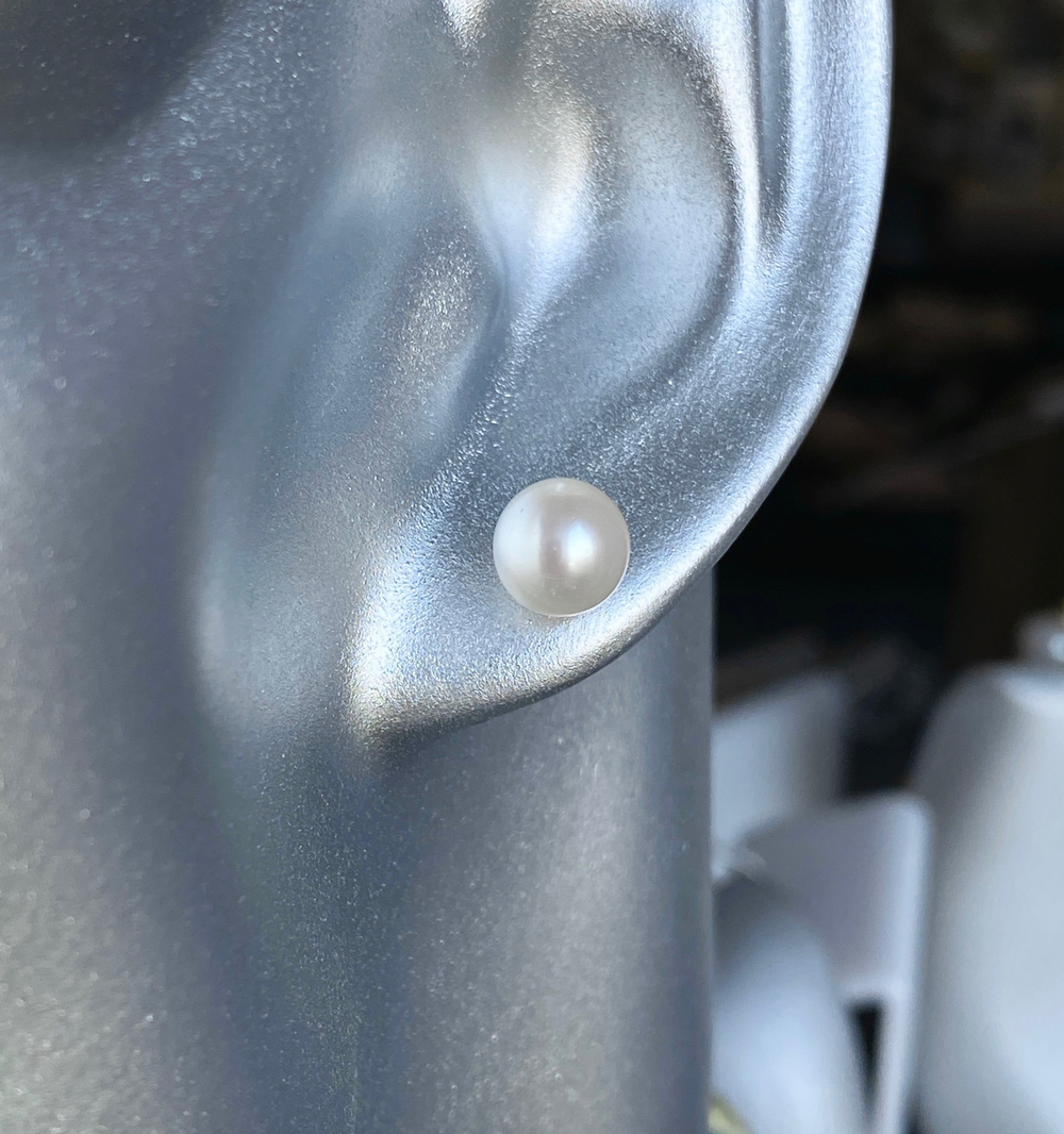 Серьги круглые жемчужные пусеты 0,6 см, оттенок молочный