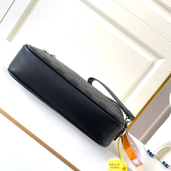 Борсетка Louis Vuitton