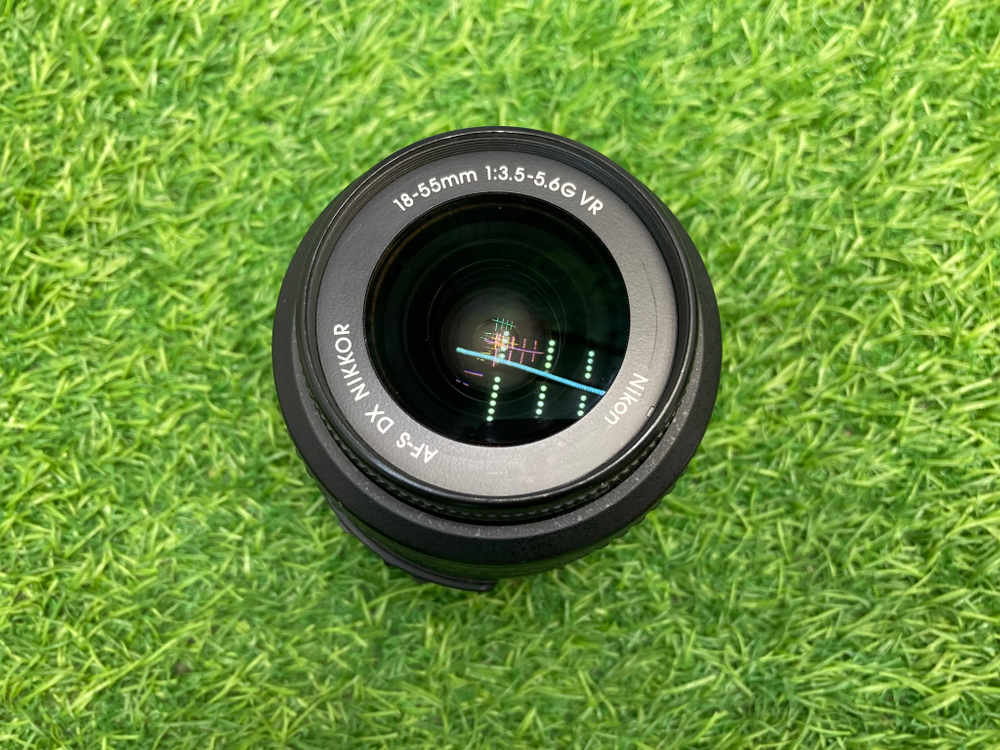 Nikon D3000 kit 18-55mm 3.5-5.6G VR 12.300 кадров