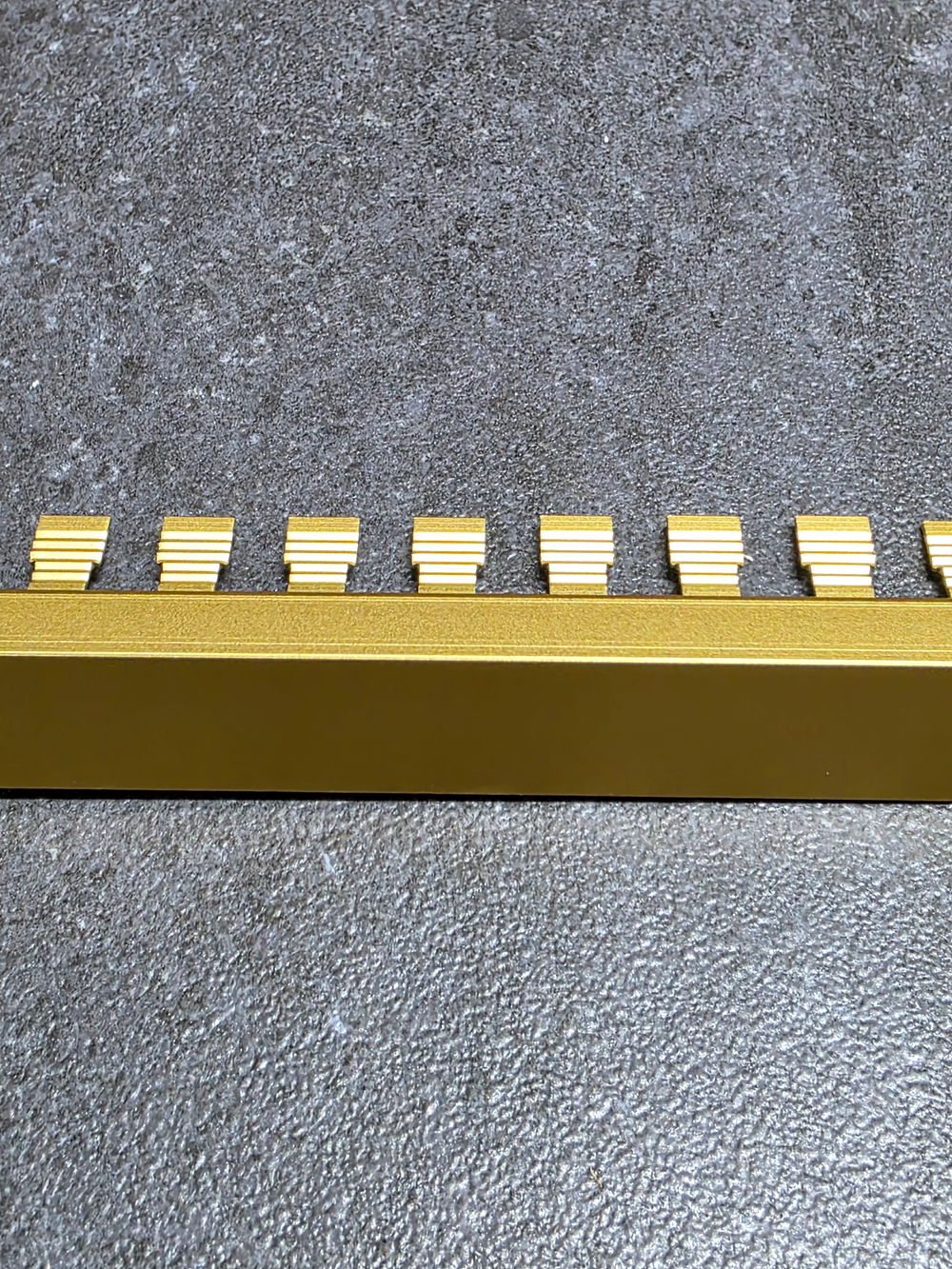 АЛТПг 8мм "DO-1" 2,7м Золото мат. окантов. гиб. анод. алюм.