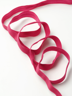 Бейка эластичная малиново-красная глянцевая ширина 15 мм