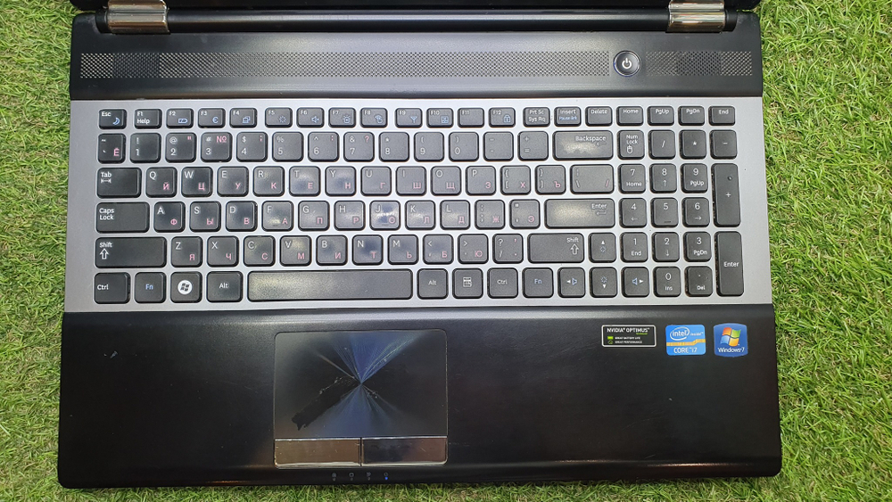Ноутбук Samsung i7/8Gb/GT540M 1Gb