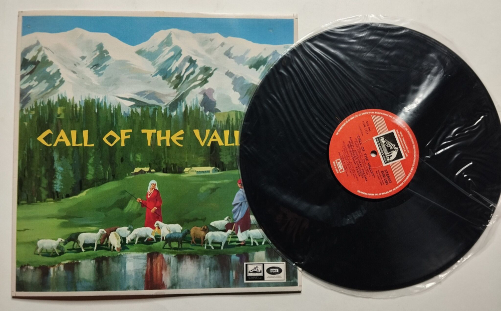 Винтажная виниловая пластинка LP Shivkumar Sharma Hariprasad Chaurasia Brijbhushan Kabra Call Of The Valley (India 1968)