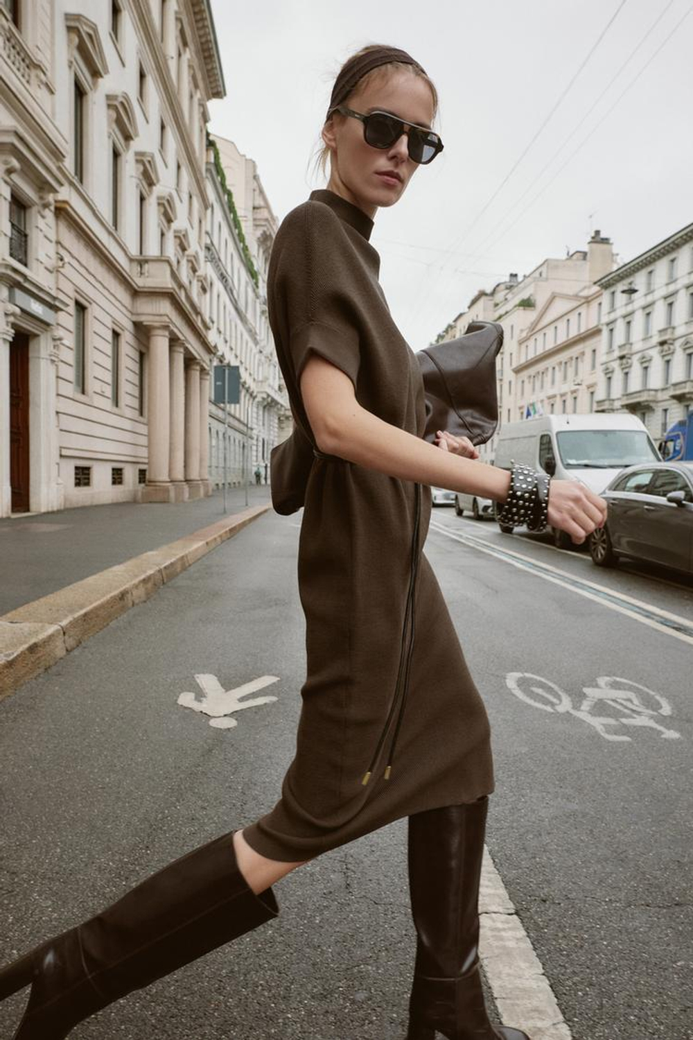 ZARA ТРИКОТАЖНОЕ ПЛАТЬЕ С РЕМНЕМ, СЕРО-КОРИЧНЕВЫЙ