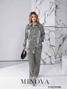 Костюм 699-черный-молочный Minova