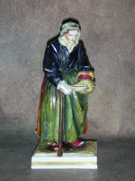 Статуэтка. Фарфор. Нищенка. Volkstedt. Германия