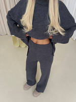 Шерстяной костюм серый