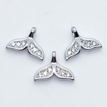 Подвеска Хвост кита, цвет серебро (родий), фианиты, размер 11*8,5 мм, цена за 1 шт