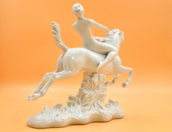 Фарфоровая статуэтка "Огненный всадник" (Feuerreiterin). Фарфор, глазурь. Валлендорф. до 1953 г.