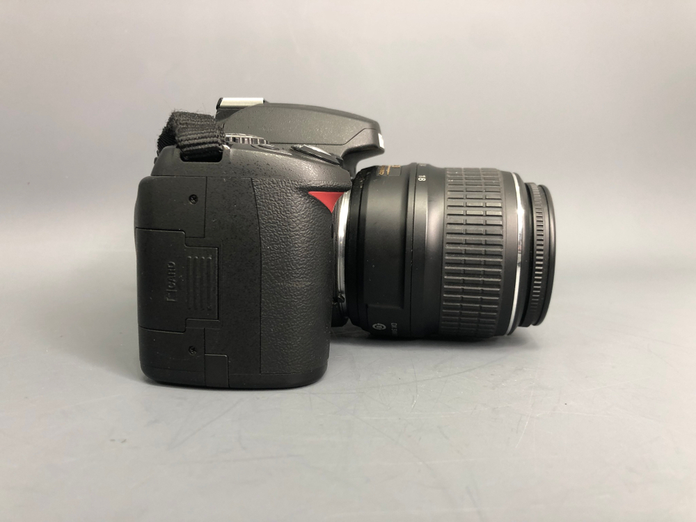 Nikon D40X Kit 18-55mm 1.600 кадров