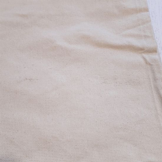 Причина уценки: брак ткани (вшитые нитки другого цвета)/небольшие пятна