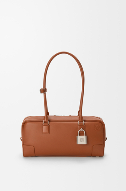 Loewe Укороченная сумка Amazona 31 из блестящей телячьей кожи, светло-коричневый
