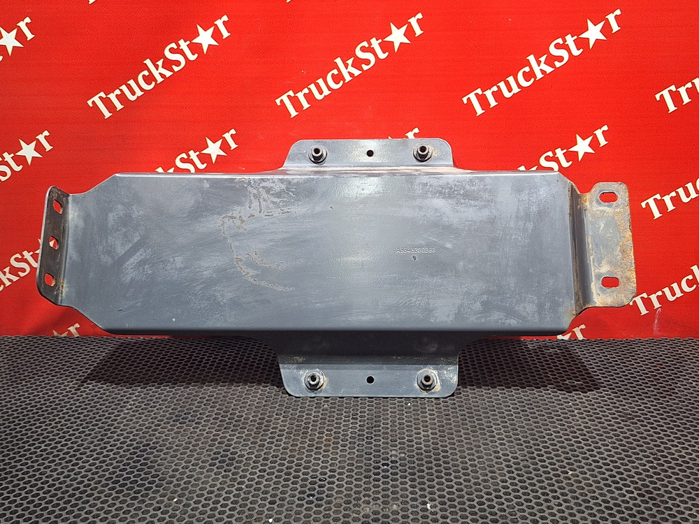 Кронштейн крыла переднего левого 2018г.