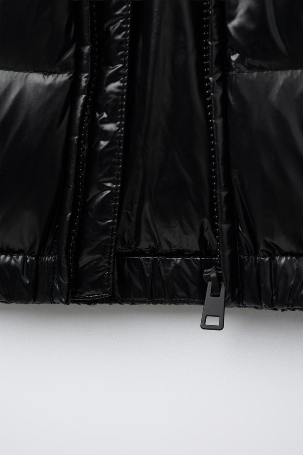 ZARA ПУХОВИК ИЗ ПЕРА И ПУХА С КАПЮШОНОМ WATER REPELLENT, ЧЕРНЫЙ