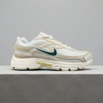 Nike Initiator • Cream White