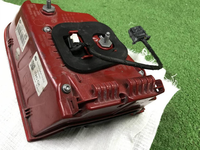 Фонарь левый внутренний Porsche Macan 95b (14-18)