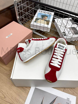 Женские кеды Miu Miu в красно-белом цвете с логотипом