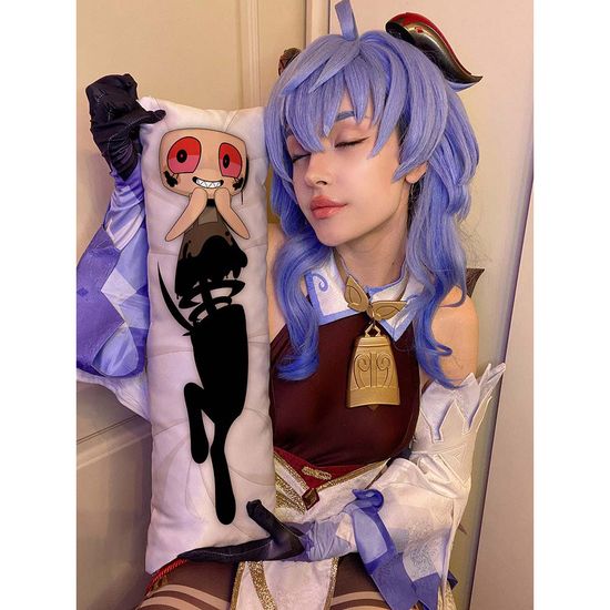 Мини дакимакура Твистед Шелли Мир Денди Роблокс арт. M1248, 60х20 см