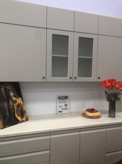 Кухня МДФ с антресолями д.200в.250 ящики с доводчиками