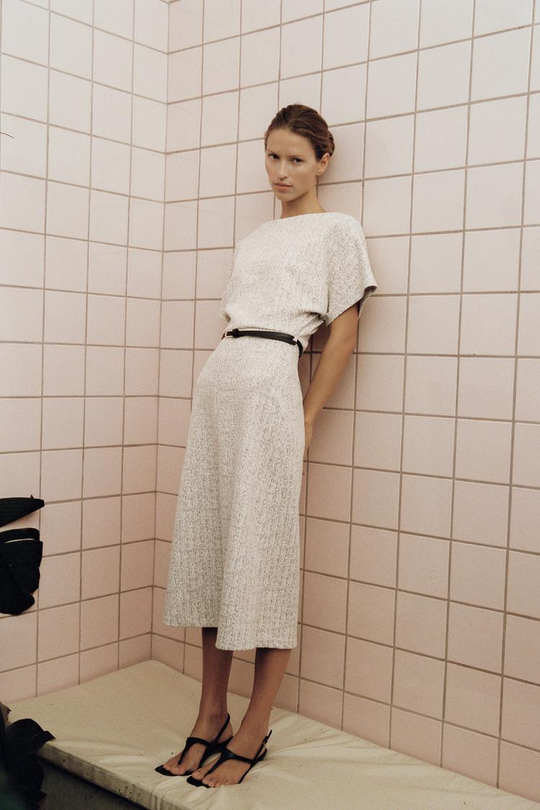 ZARA ПЛАТЬЕ МИДИ С ПОЯСОМ, ЭКРЮ/БЕЖЕВЫЙ