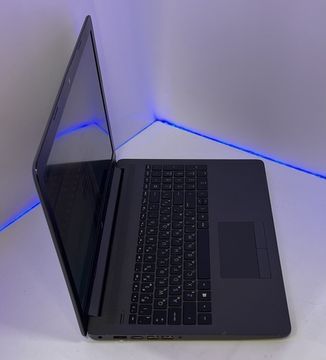 Ноутбук НР 250 G7 Ryzen 3/Vega 3/256/8/15.6FHD/2ч.