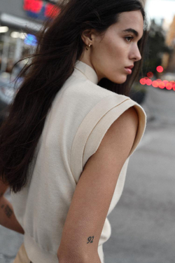 ZARA ТРИКОТАЖНЫЙ ТОП, ЦВЕТ СЛОНОВОЙ КОСТИ