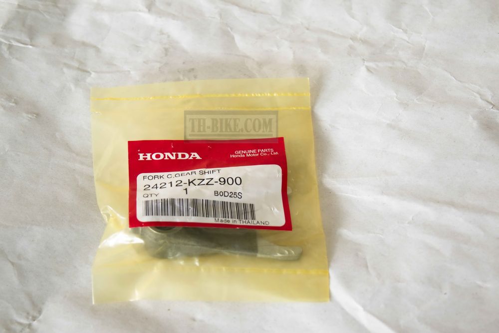 24212-KZZ-900. Вилка КПП средняя Honda CRF250L, CBR250/300. FORK, CENTER GEARSHIFT