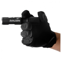 Тактический фонарь Armytek Partner A1 Pro V3 XP-L (тёплый свет) — ударопрочная конструкция, выдерживающая падения с высоты 10 метров.