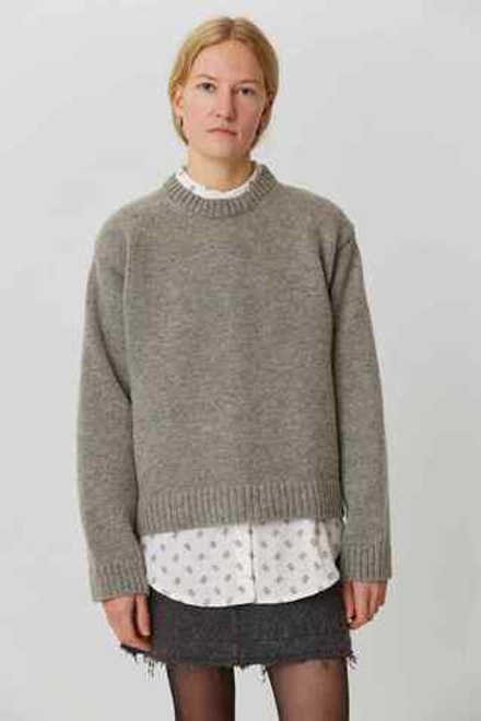 Свитер из шерсти серого цвета