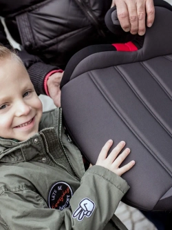 Osann Детское удерживающее устройство - бустер Junior Gurtfix Nero