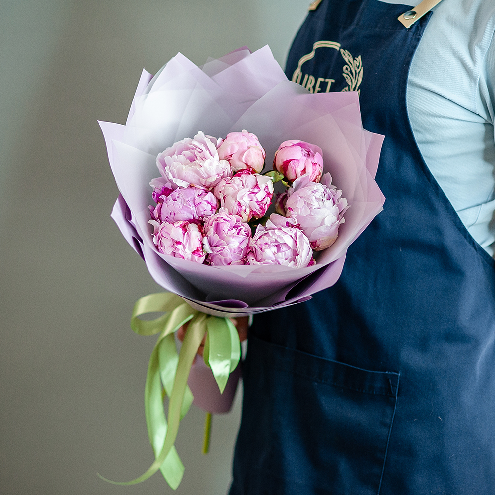 Букет из 9 розовых пионов Сара Бернар