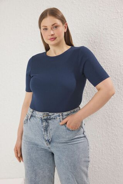 Ecru Basic Bodycone/Облегающая трикотажная блузка больших размеров TBBSS25AF00104