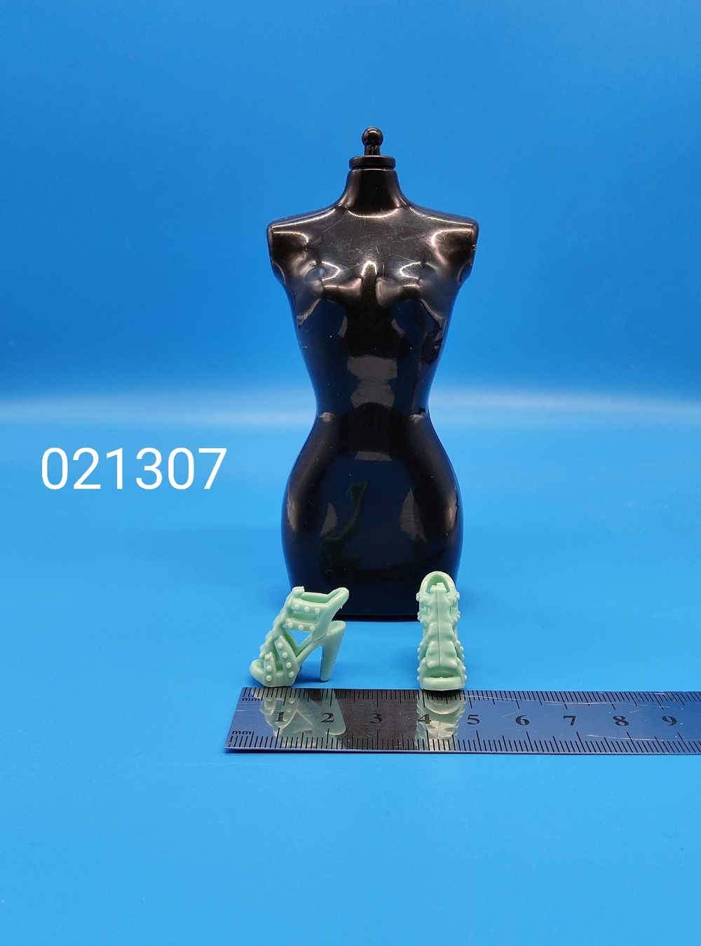 Обувь для куклы Барби 021307