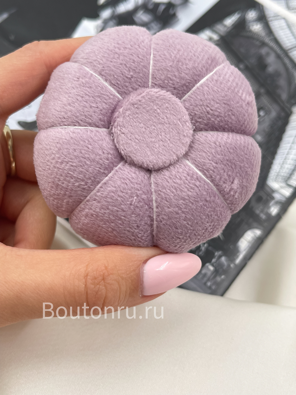 Игольница сиреневая (светло-фиолетовая) в форме цветка