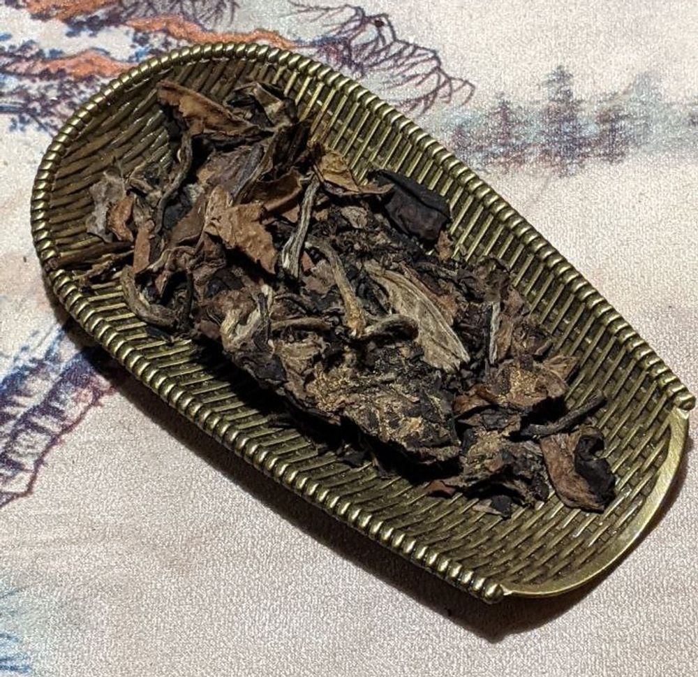 Старый Белый с "Золотыми Цветами", Лао Бай Ча "Цзинь Хуа", в разлом