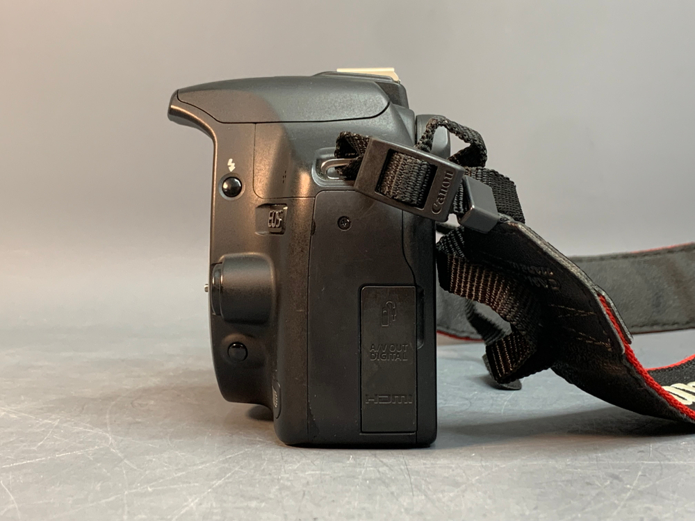 Canon EOS 500D Body, не включается