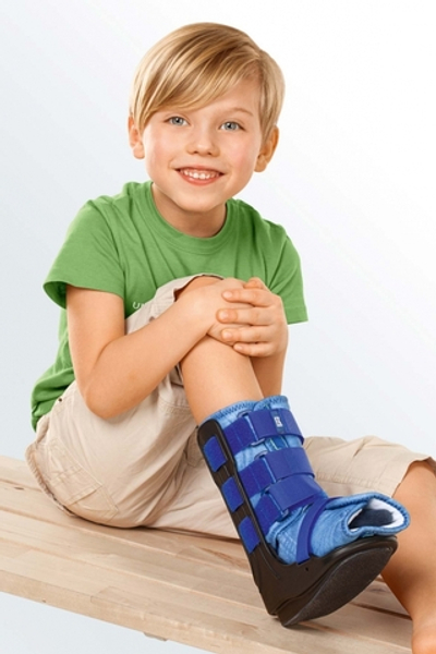 Ортез голеностопный жесткий детский medi Walker boot D kidz