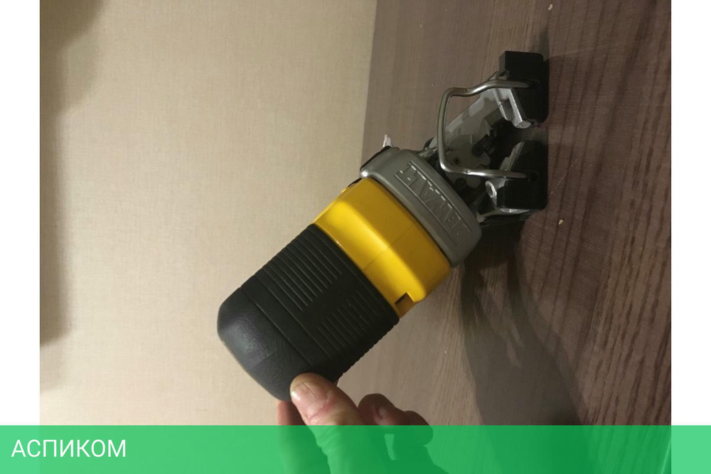 Дрель-шуруповерт DeWalt DCS335N-XJ