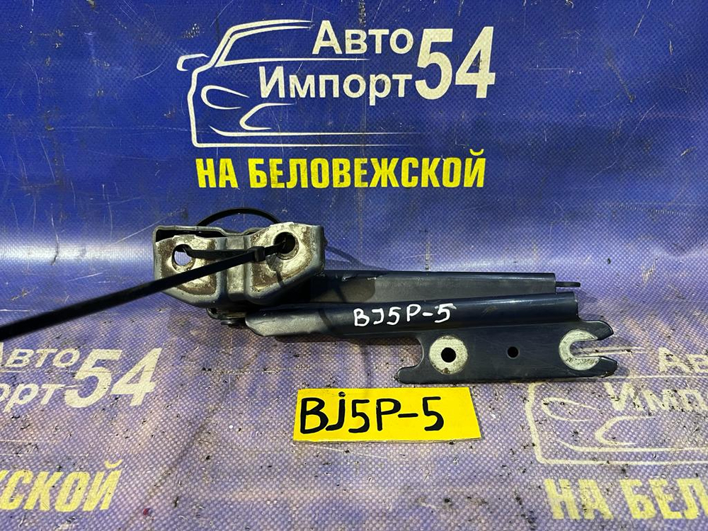 Петля капота левая MAZDA FAMILIA 1999