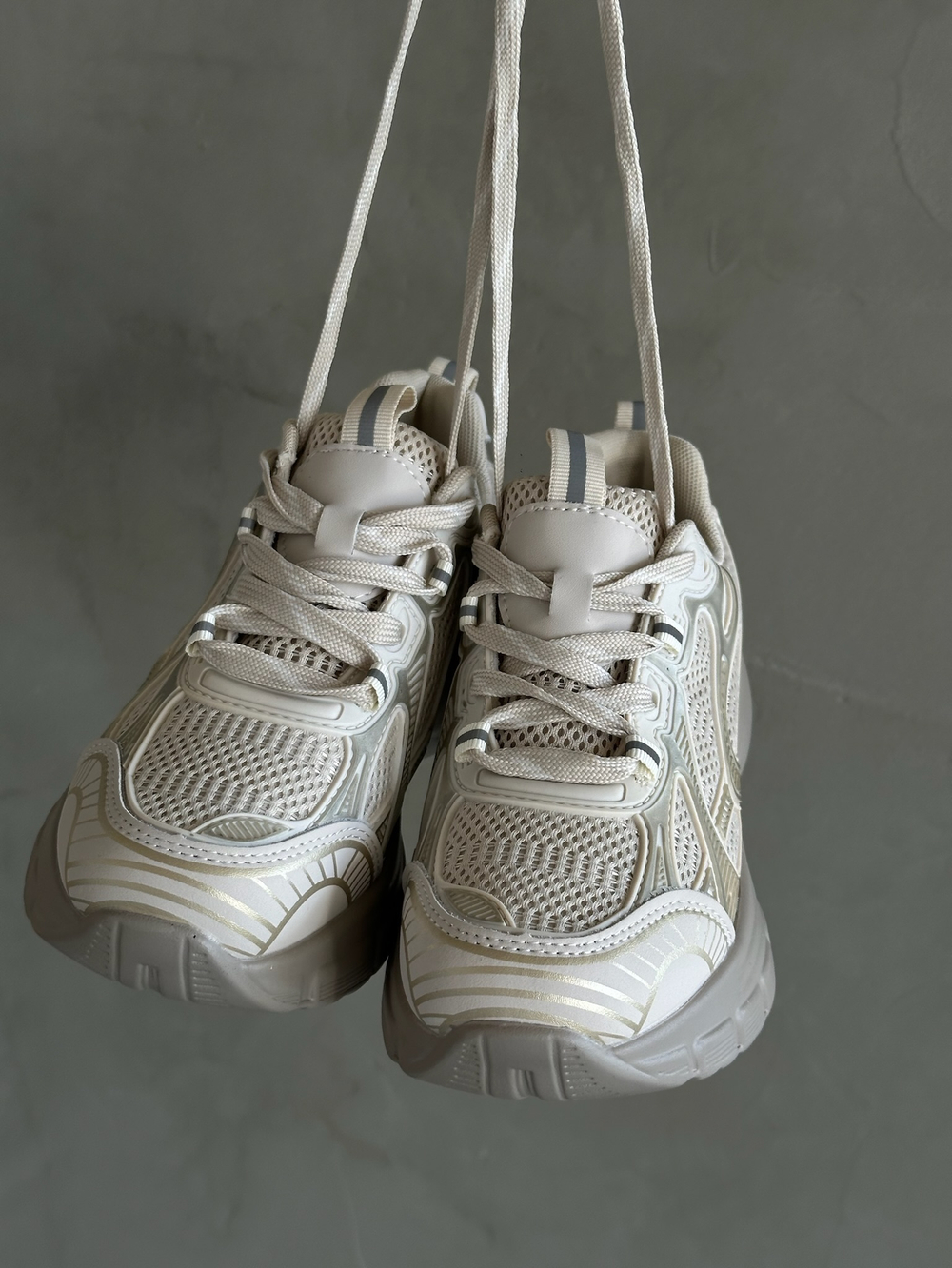 Кроссовки из натуральной кожи