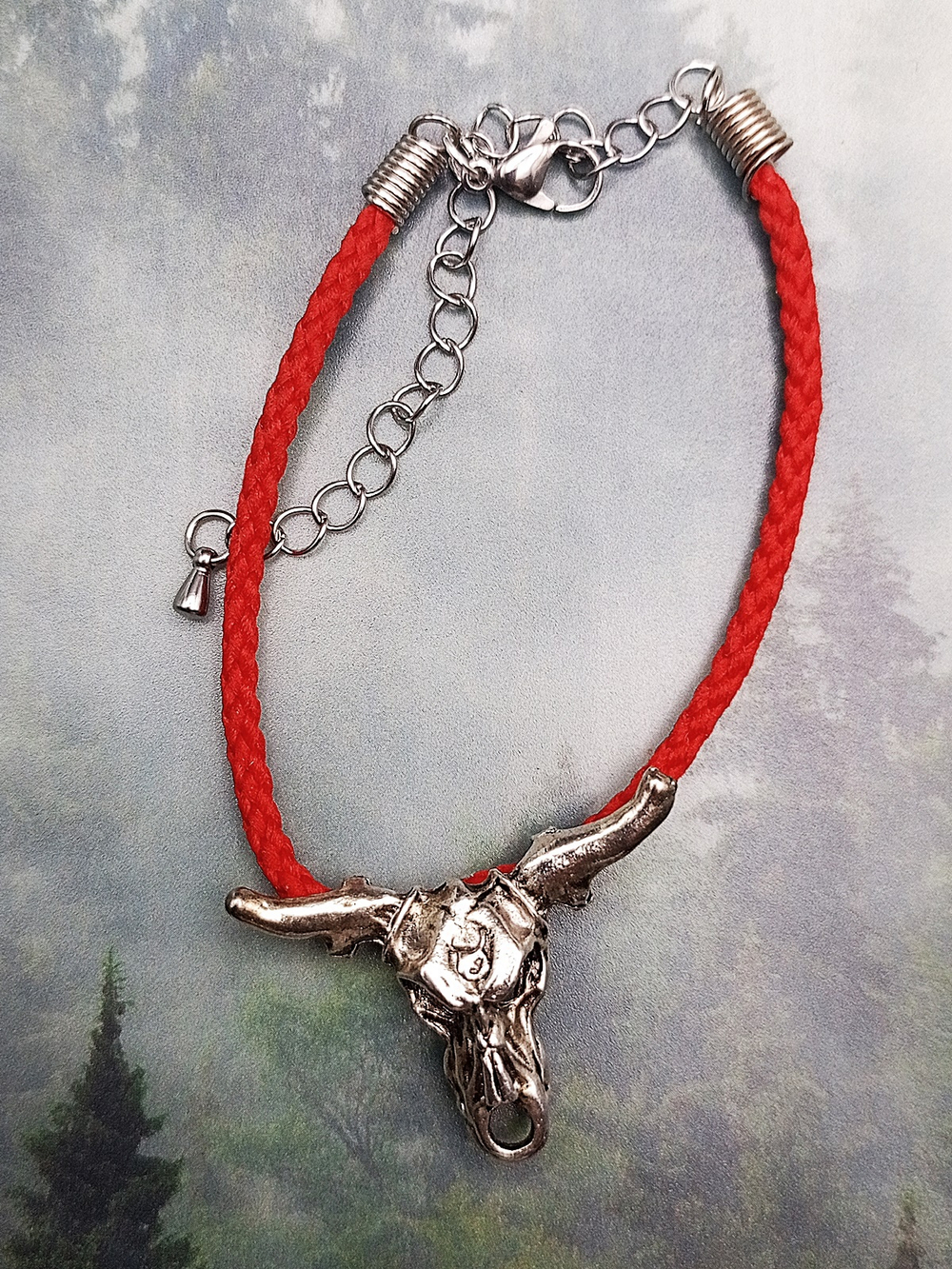 Красная нить от сглаза "Череп быка"
