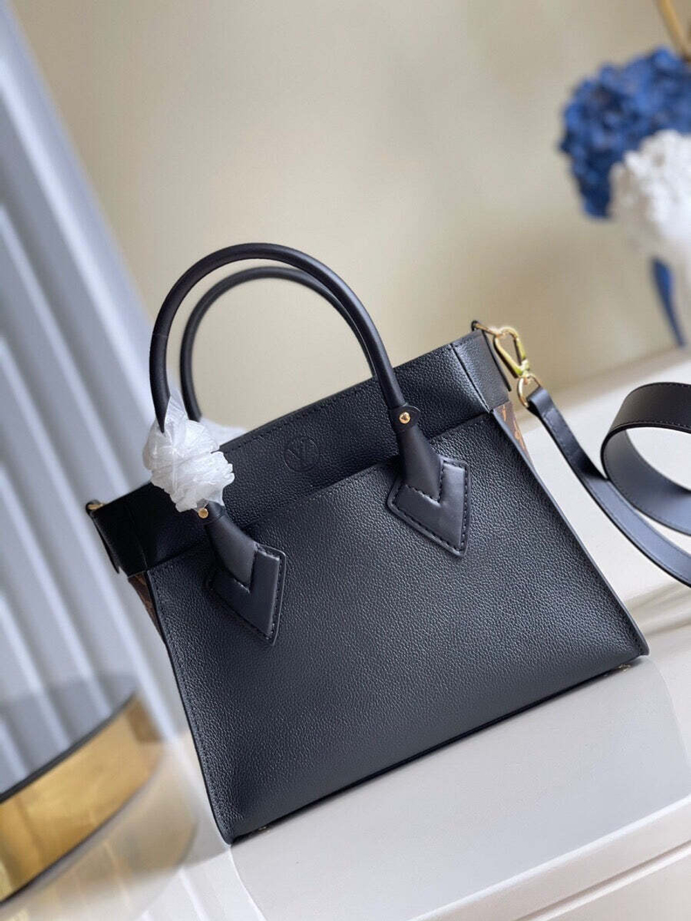 Louis Vuitton On My Side PM