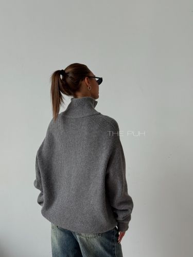 Серый свитер на молнии