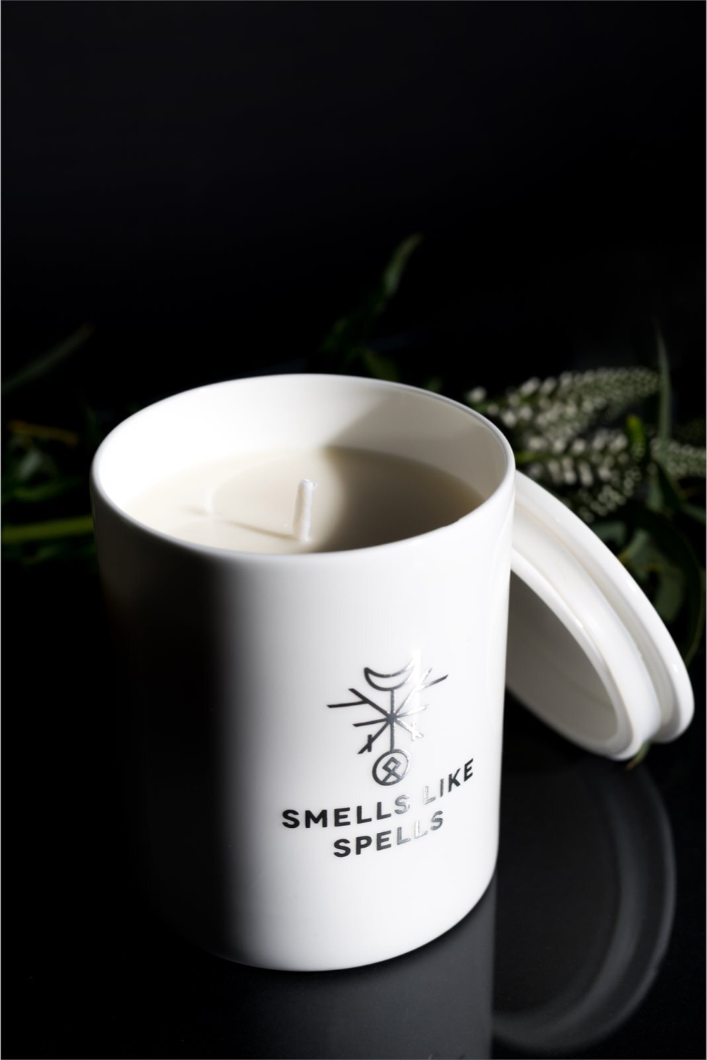 Smells Like Spells Major Arcana The Hierophant - ароматическая свеча /   250  g  / GTIN 4779040750904