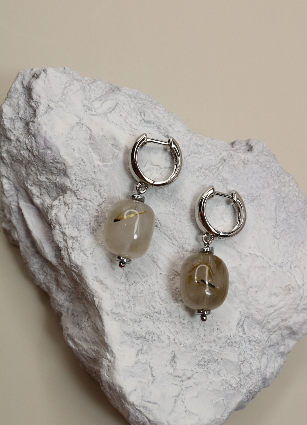 Серьги-конго с кварцем-волосатиком "Золотые нити"