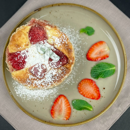 Запеканка с клубникой