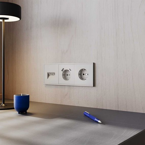 Розетка встраиваемая Voltum S70 с заземлением и защитными шторками, 16А, с USB, A+С, (кашемир) VLS040503