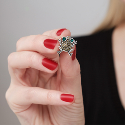 "Анура" брошь в серебряном покрытии из коллекции "Царевна-Лягушка" от Jenavi