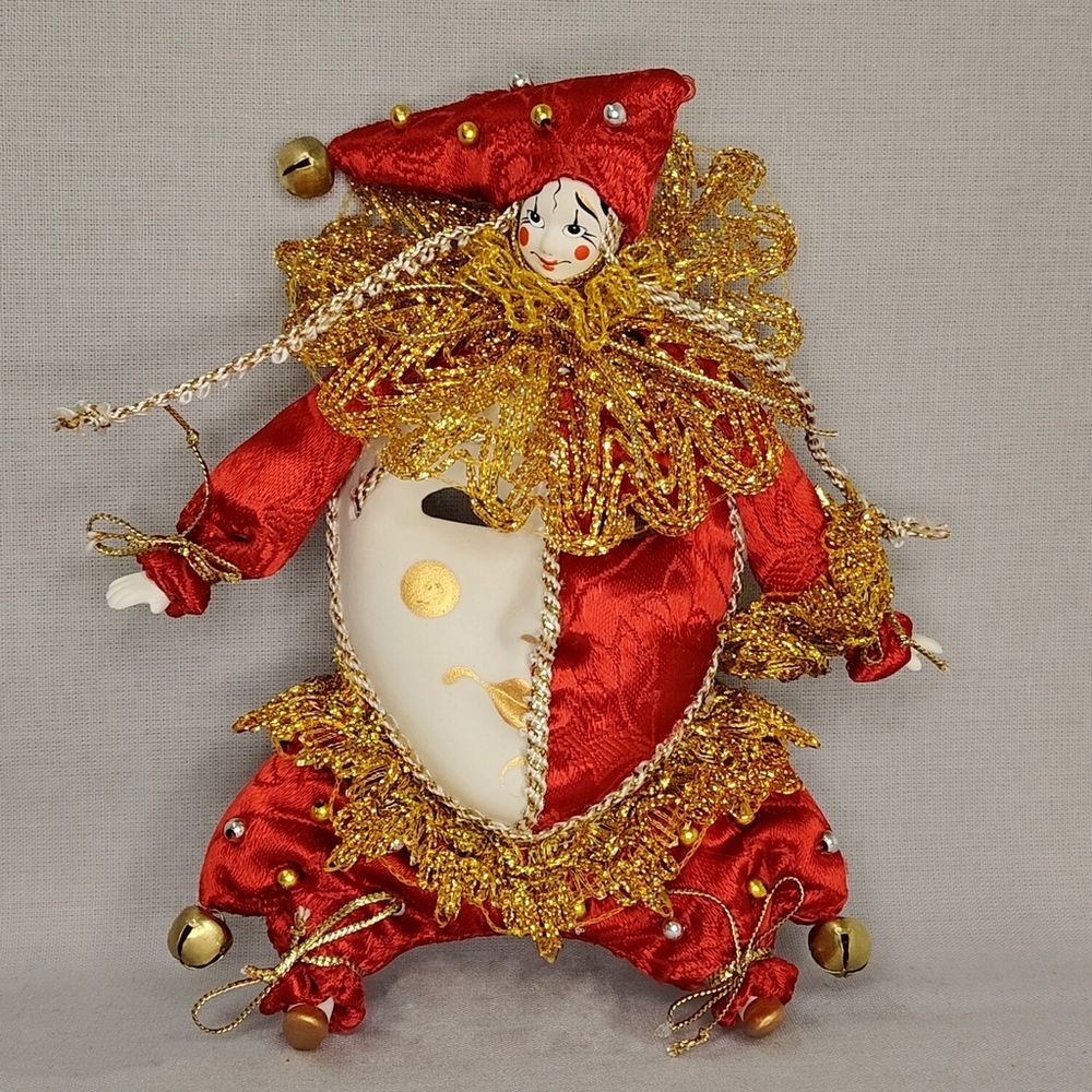 Интерьерная кукла Клоун на маске с золотым воротником