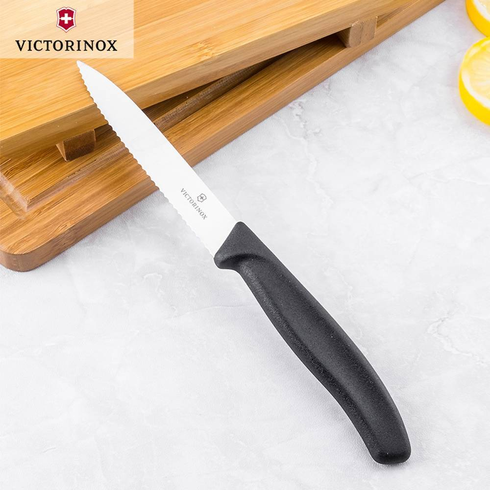 Нож кухонный Victorinox Swiss Classic (6.7733) стальной для чистки овощей и фруктов лезв.100мм серре